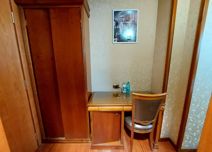 Oscar Hotel 2*