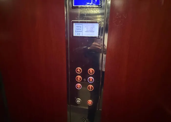 Oscar Hotel 2*